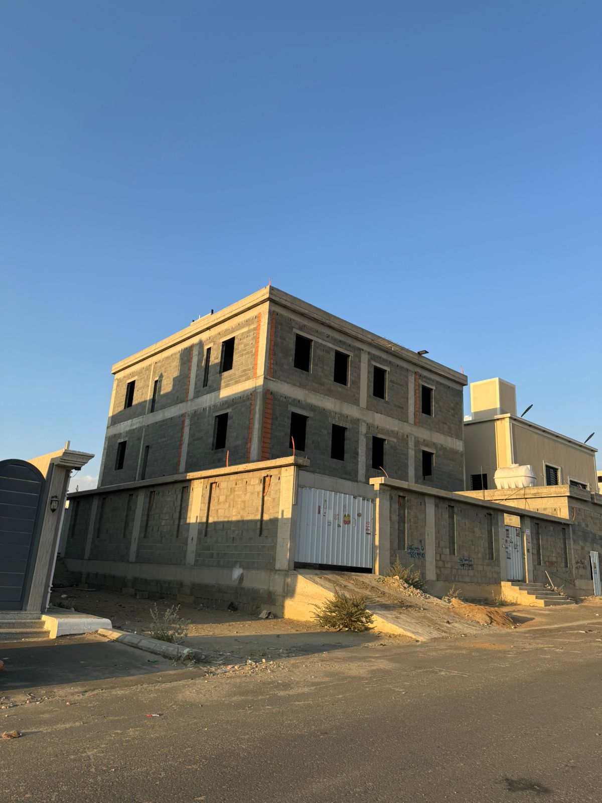 بناء ملاحق الرياض - معلمون متخصصون بأسعار مناسبة وجودة عالية